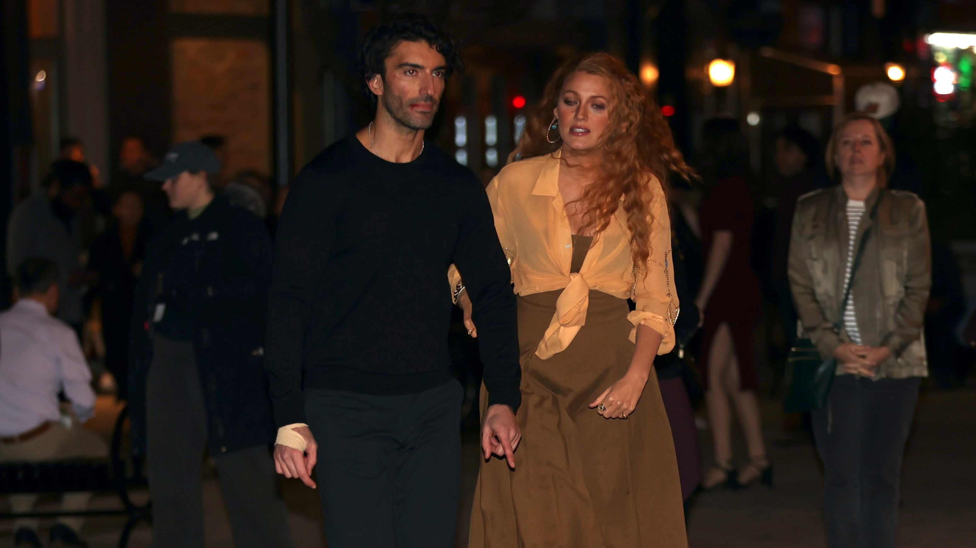 New alleged texts between Justin Baldoni and Blake Lively released as director launches lawsuit website