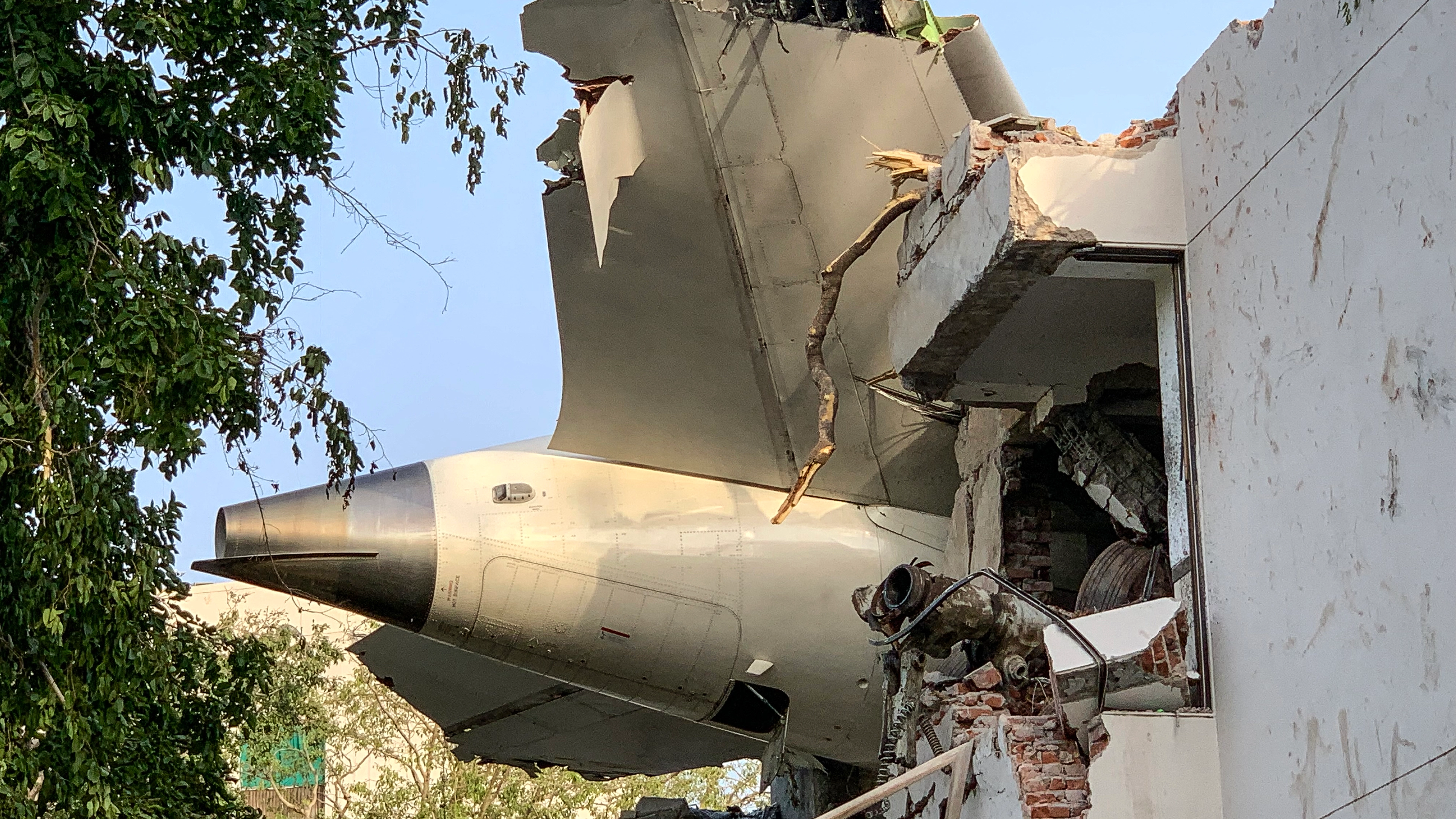 Aviation experts identify potential cause of Air India crash that crashed with 242 on board