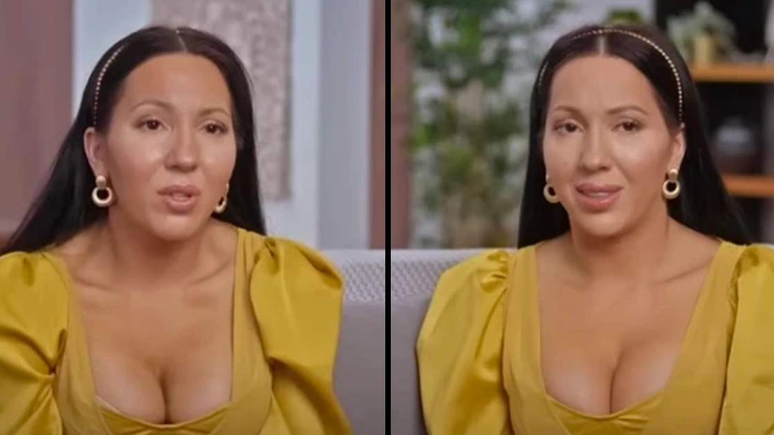 Twin sisters decide to both have teeth removed so they can stay identical