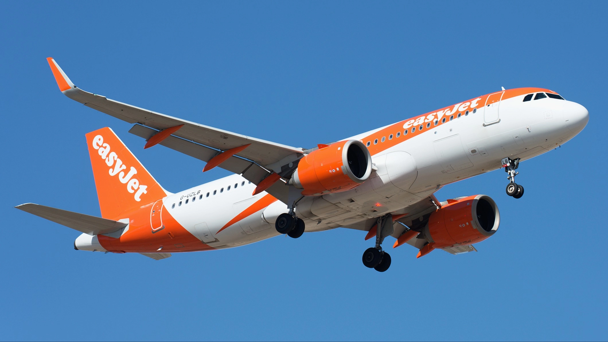 EasyJet passengers will be able to ditch flight mode and use 'fast' Wifi on plane