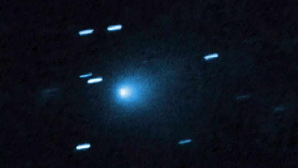Expert warns people to 'brace ourselves' as mystery 'alien spaceship' to 'change course for Earth tomorrow'