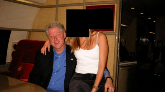 Bill and Hillary Clinton refuse to testify on Epstein while launching attack on Donald Trump in shock letter