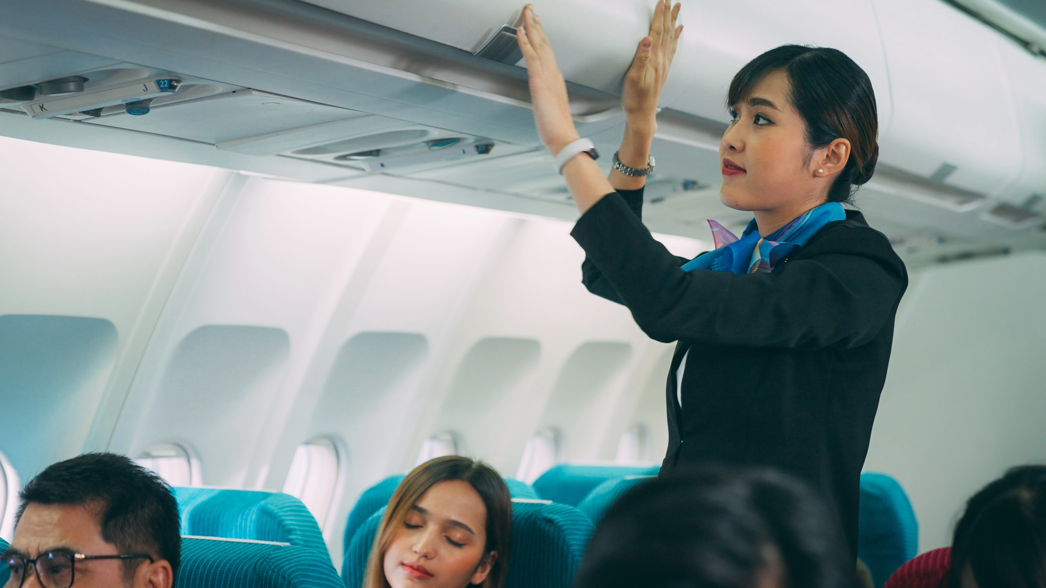 Flight attendant shows why your reply to them saying 'hello' is very important