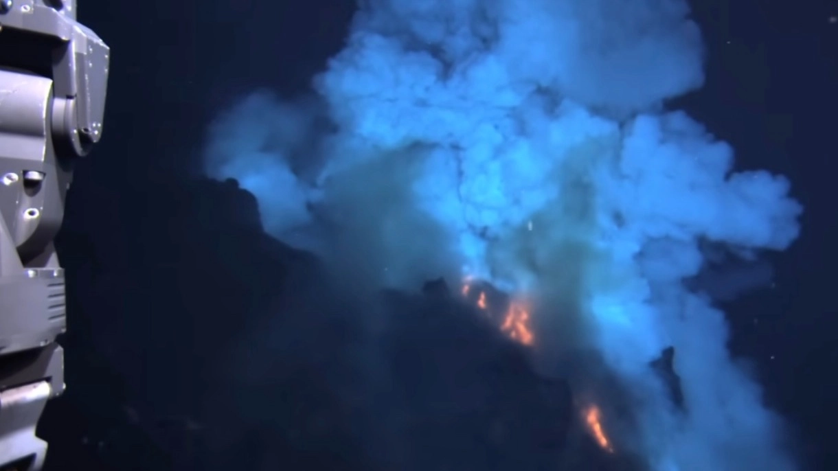 Video shows reality of underwater volcano as scientists warn huge one off US coast is set to erupt