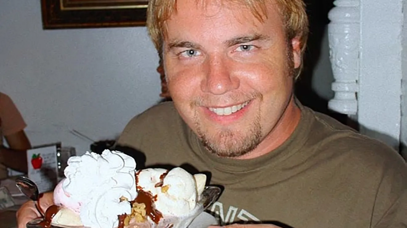 Gary Barlow shares never-before-seen pictures of him at 17st during bulimia battle