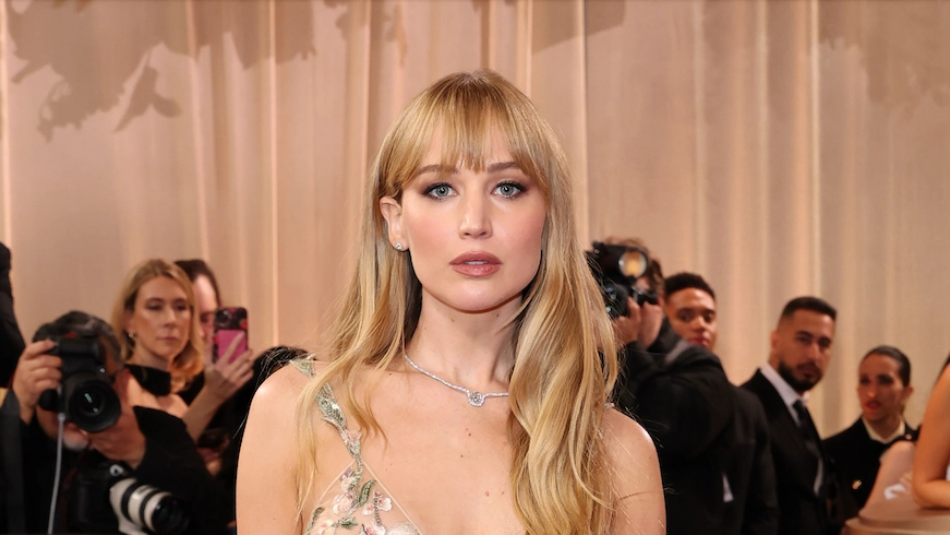 Jennifer Lawrence makes brutal joke after being called out for ‘naked’ dress