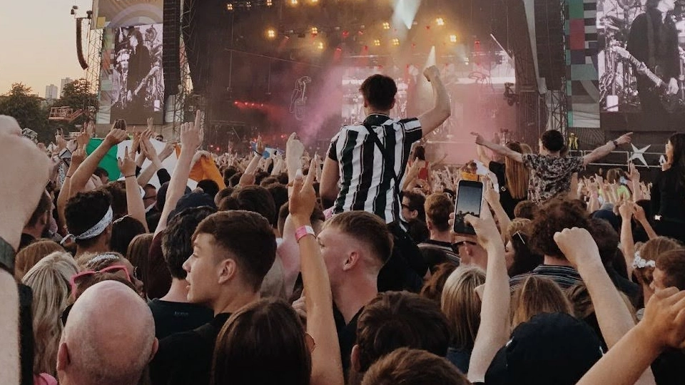 Build your coolest summer playlist and you could score $1000 to spend on concert tickets, thanks to Poliakov