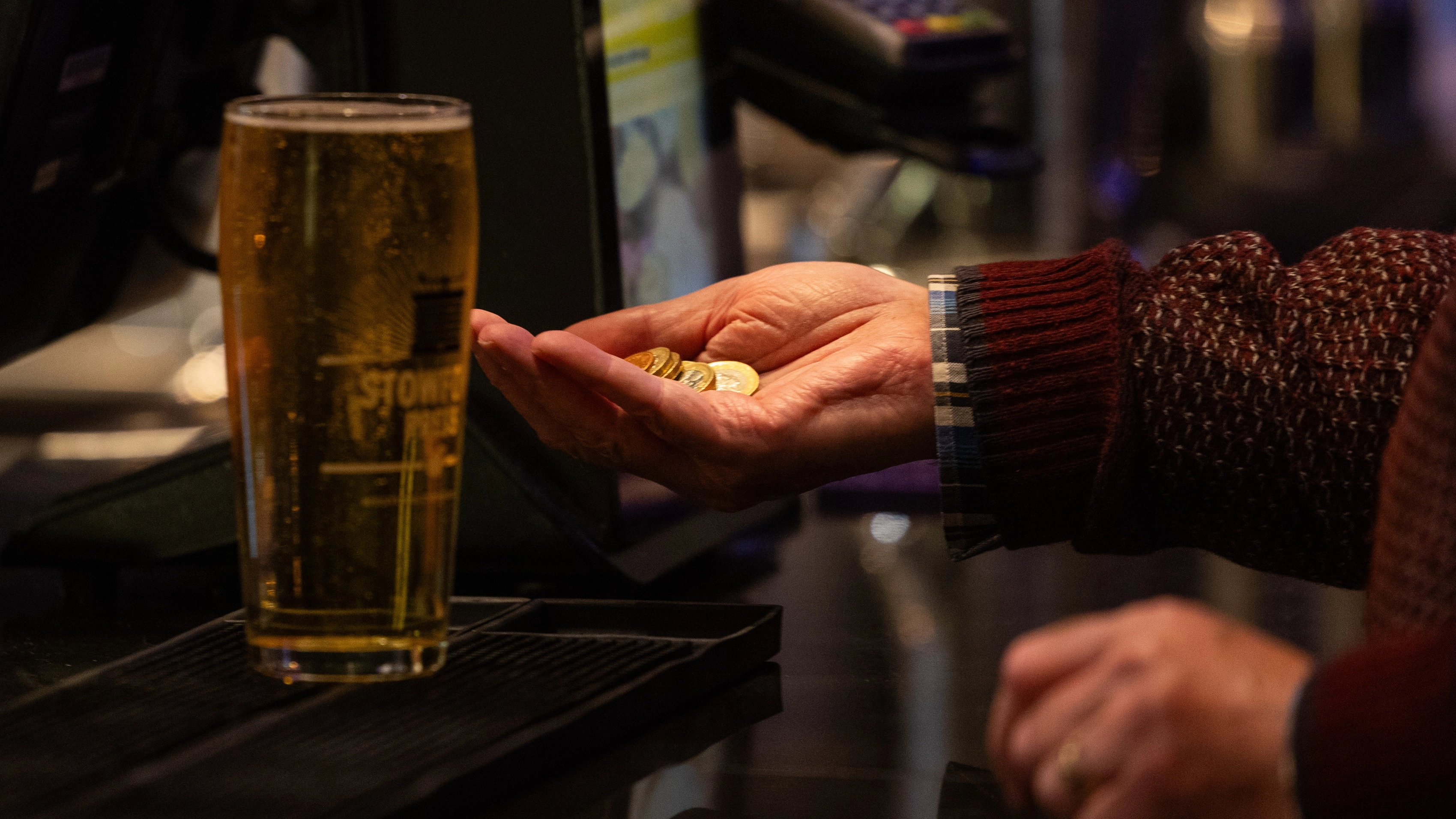 Reason behind Wetherspoons' cash payment ban that impacts millions