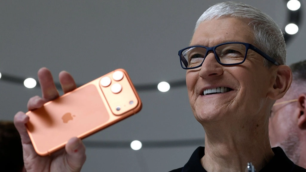 Samsung brutally slams new iPhone 17 just hours after it's unveiled
