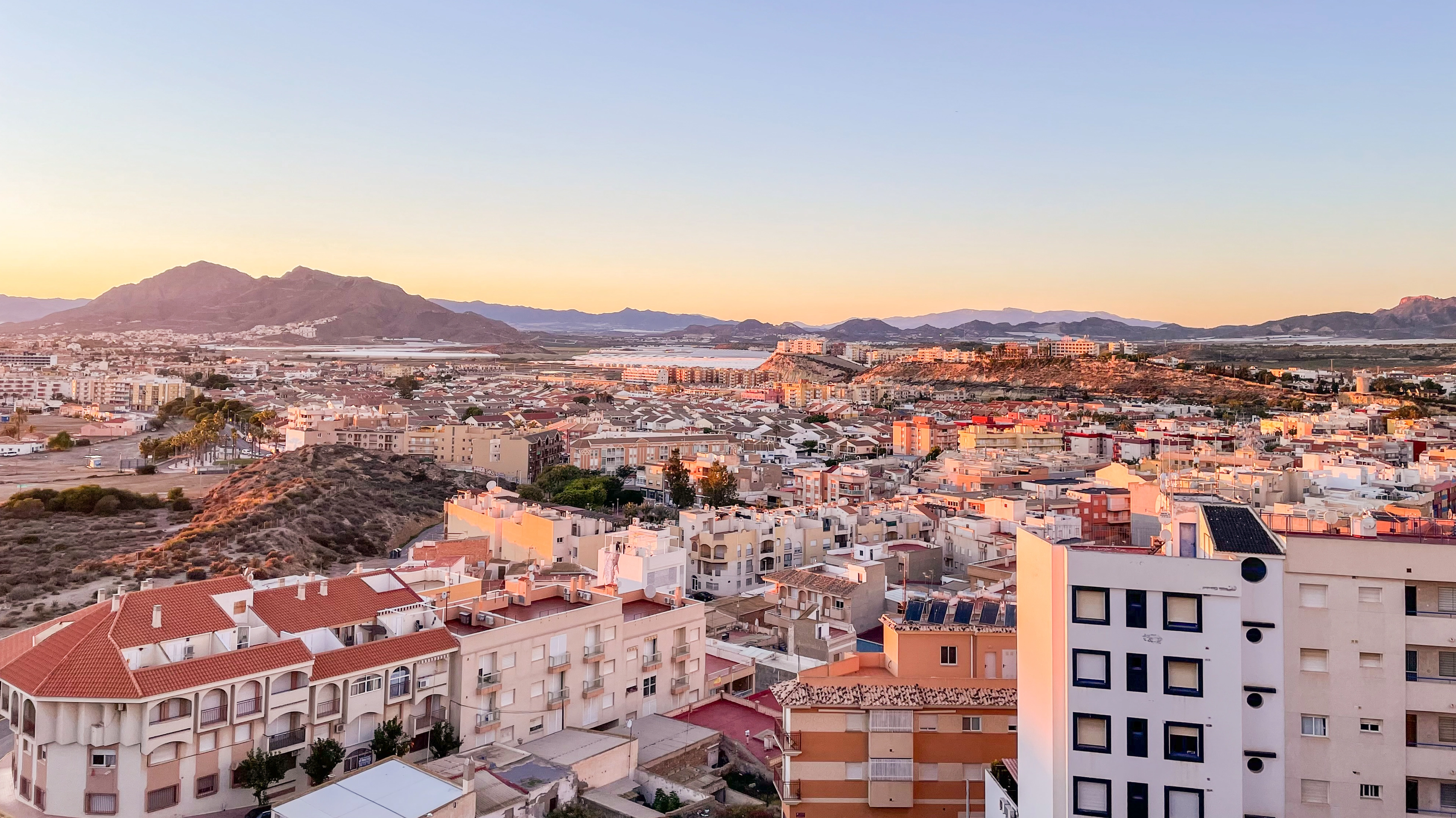 Brits can fly to 'Garden of Europe' for less than £20 where weather reaches 30°C and pints are €2