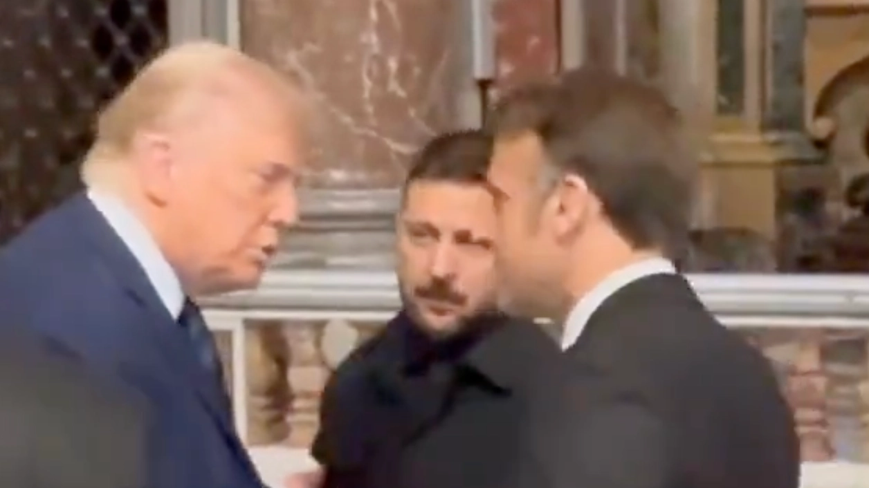 Lip reader 'reveals five word warning' Donald Trump gave to Emmanuel Macron during meeting