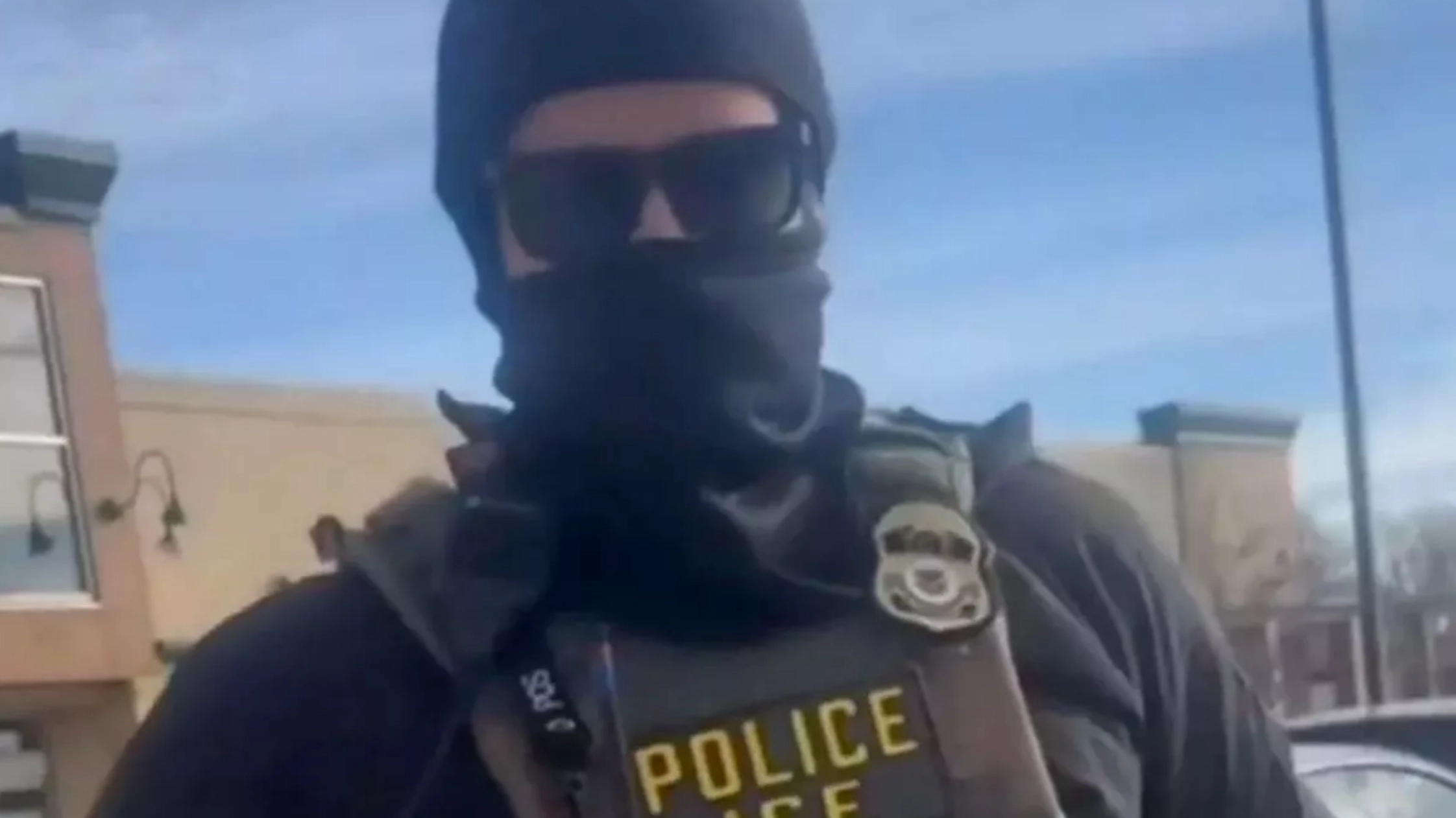 ICE agent brags about amount he earns to protesters
