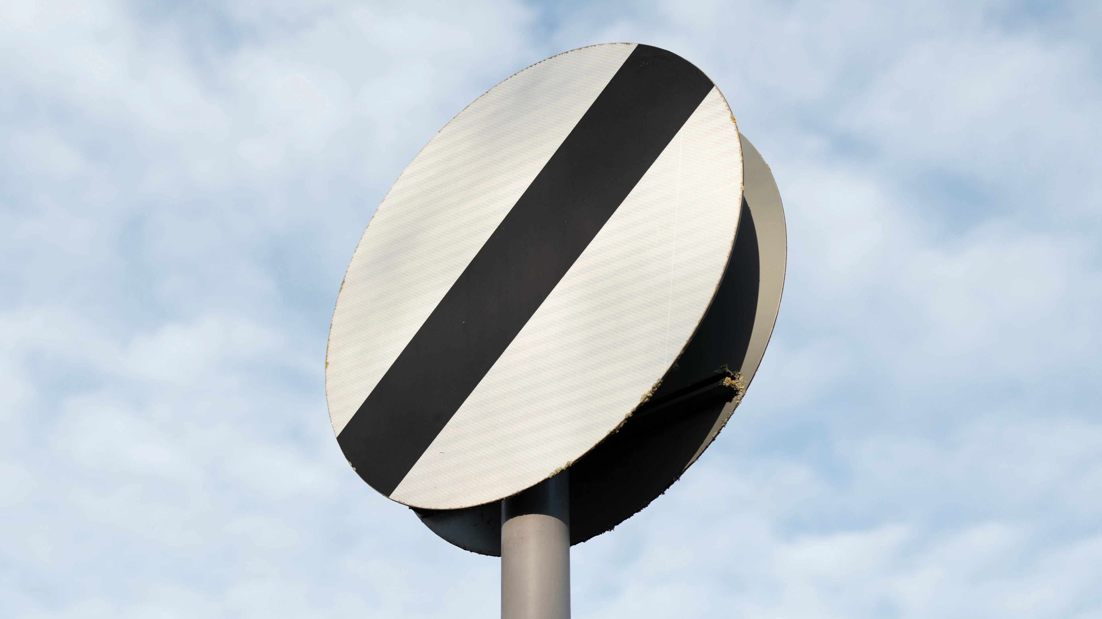 Brits convinced '99% of drivers' have no idea what this road sign really means