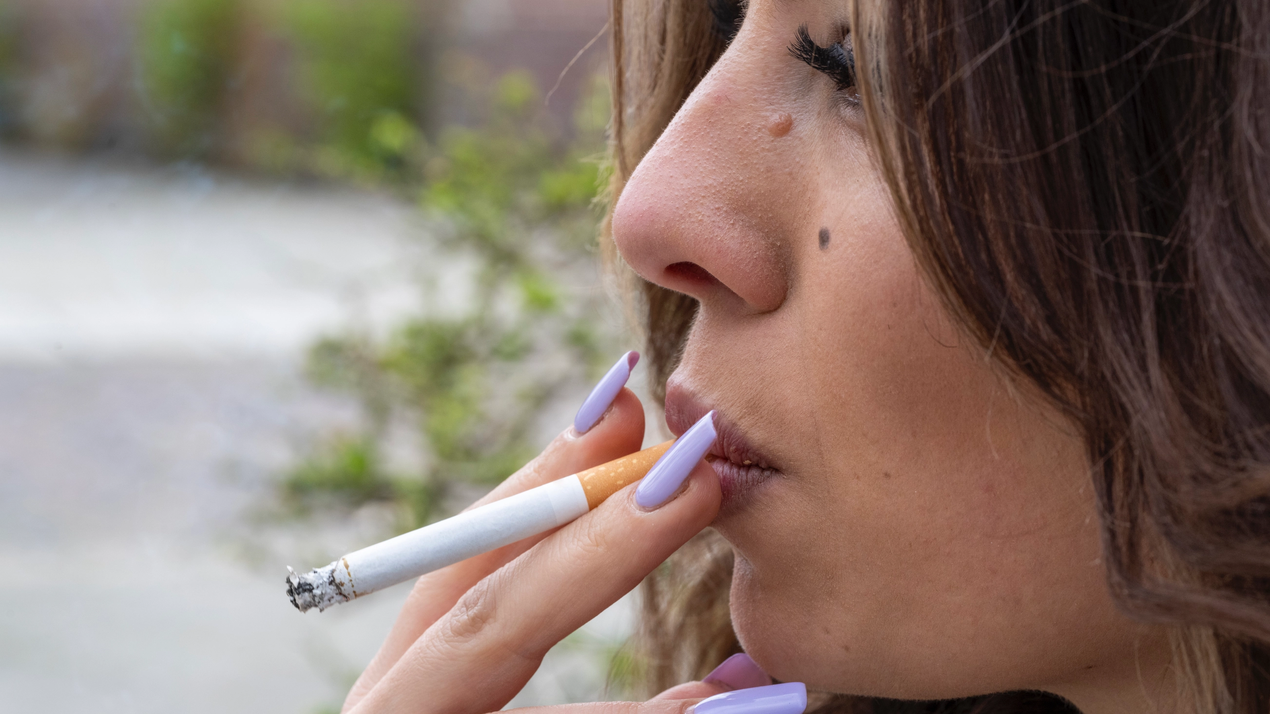 Exact amount of time smoking one cigarette takes off your life, study suggests