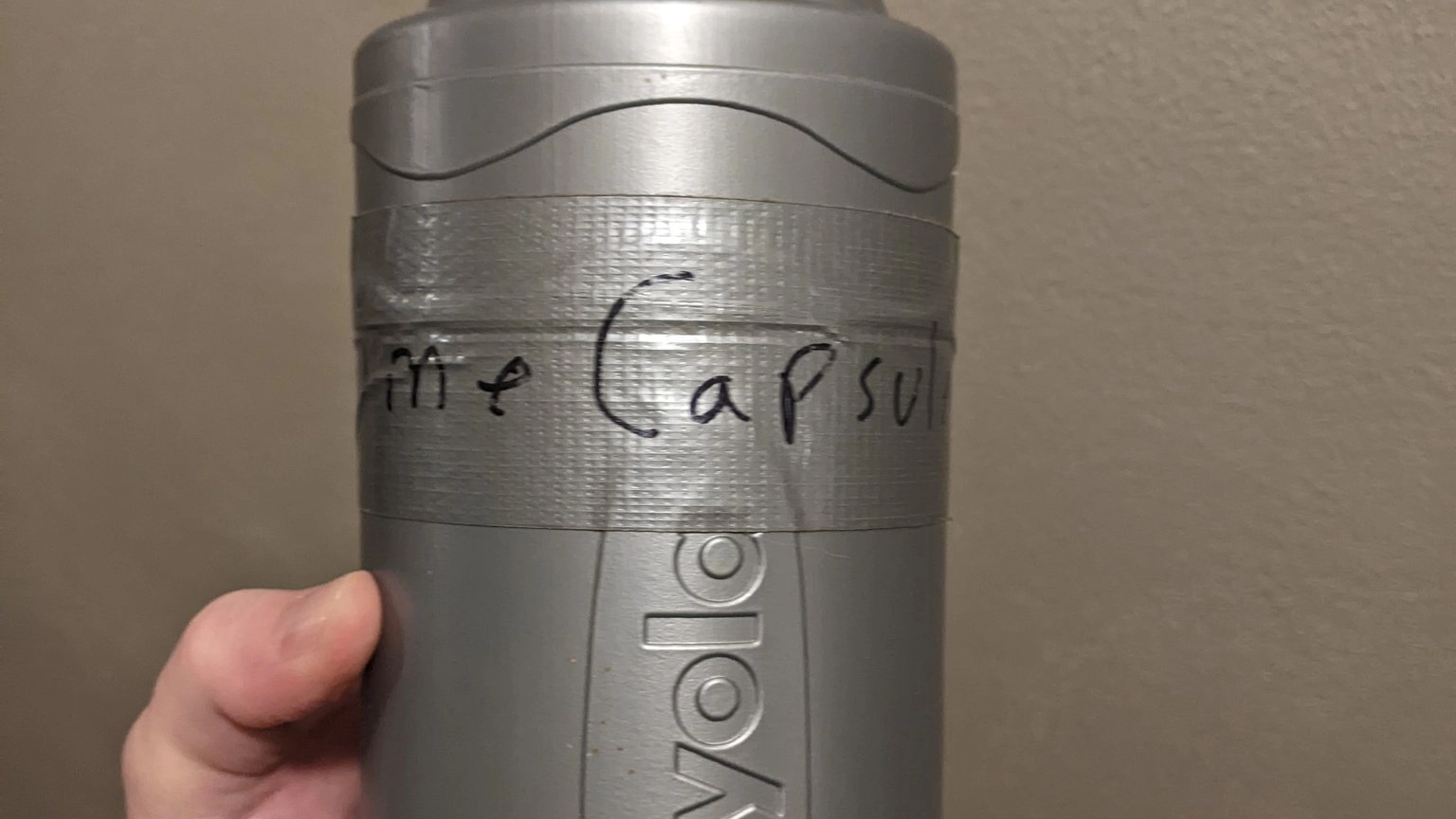 Man digs up time capsule from 2000 and people are shocked at how much has changed in last 25 years