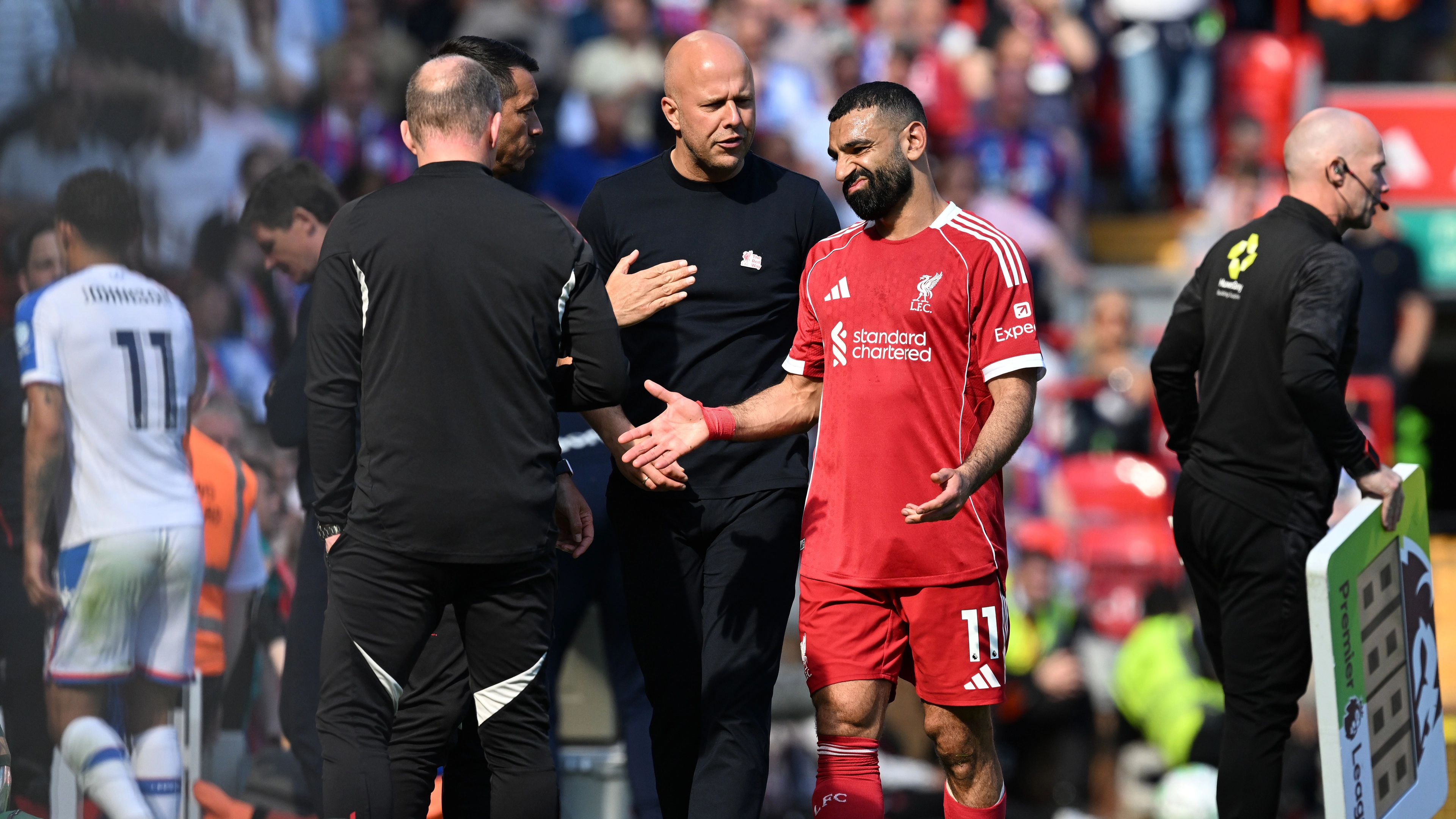 Mo Salah's worrying gesture to Arne Slot after being substituted vs Crystal Palace