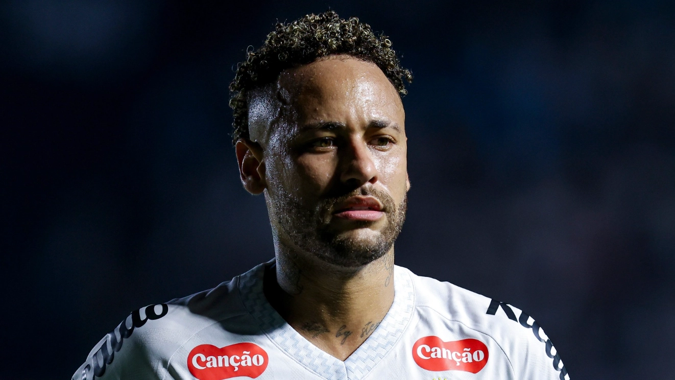 Neymar's Former Teammate Reveals His Bizarre Bathroom Habit