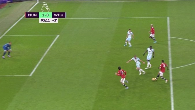 VAR Controversy As Fans Think Edinson Cavani Was Clearly Offside For Marcus Rashford's Last-Gasp Winner
