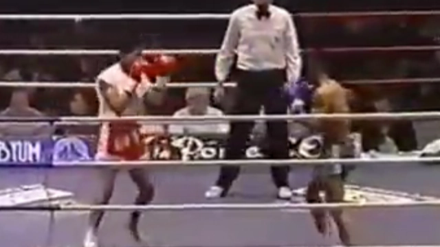 Female Hall of Fame boxer fought man in highly unusual cross-gender fight that left entire crowd in shock