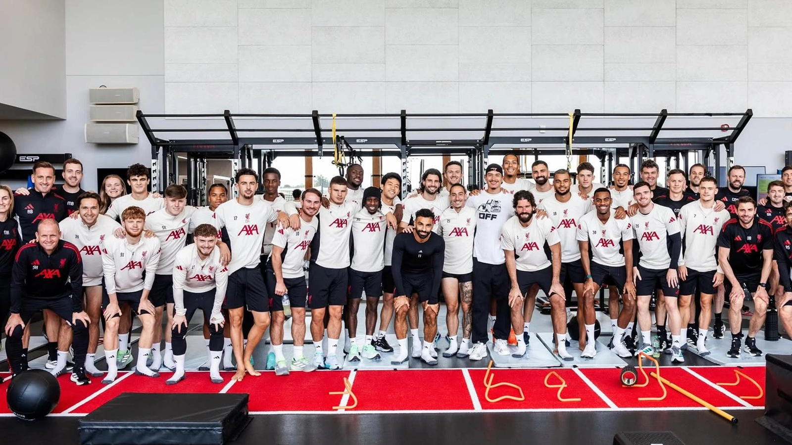One Liverpool player was 'missing' from Darwin Nunez's goodbye photo