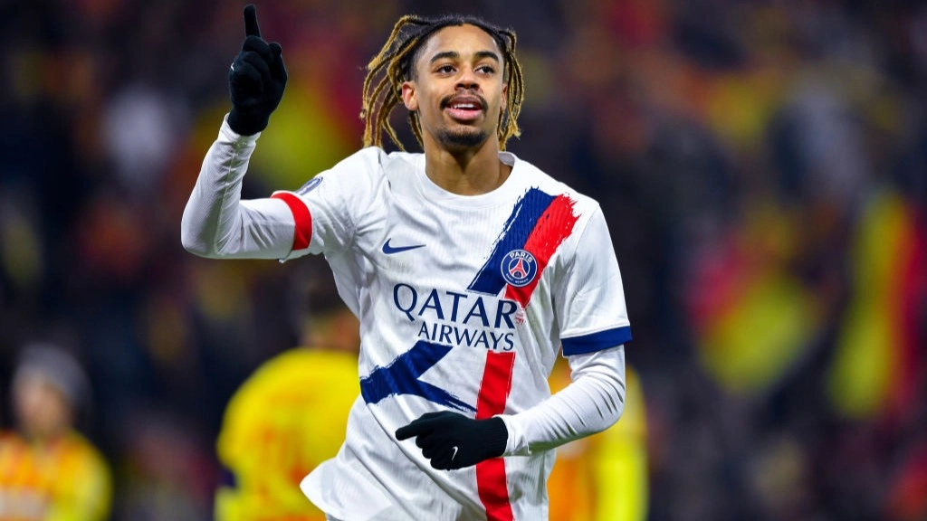 Jamie Carragher makes worrying Bradley Barcola transfer admission as Andoni Iraola urged to act