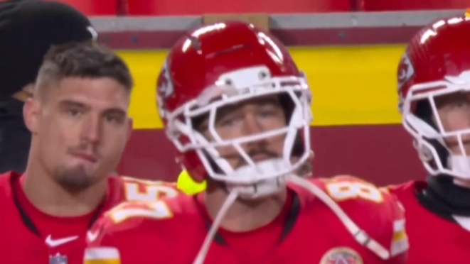 Travis Kelce Reaction on Bench Spotted As Final Super Bowl Hopes Hang by Thread