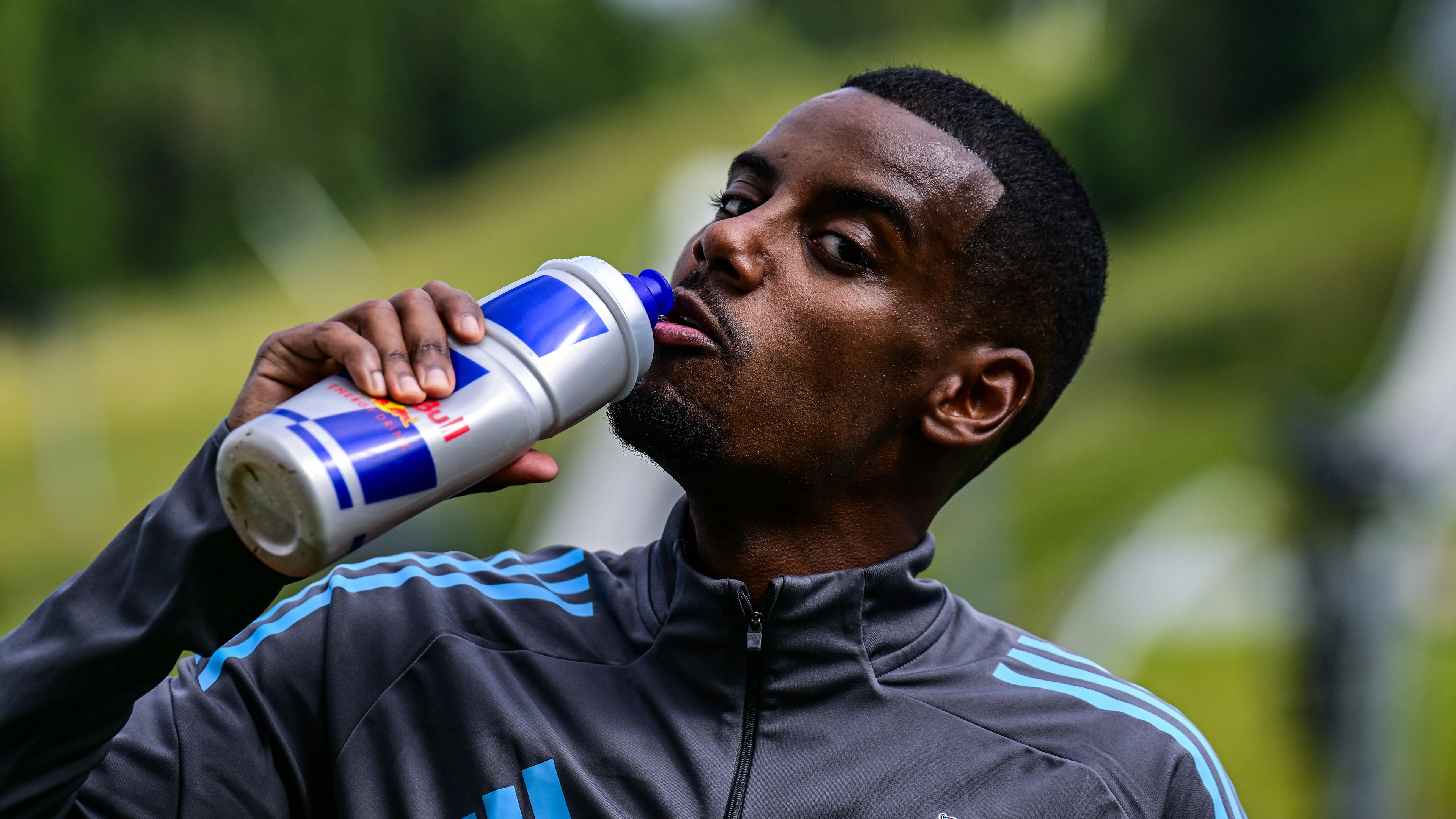 Alexander Isak makes final decision on Liverpool move after meeting with Newcastle PIF delegation