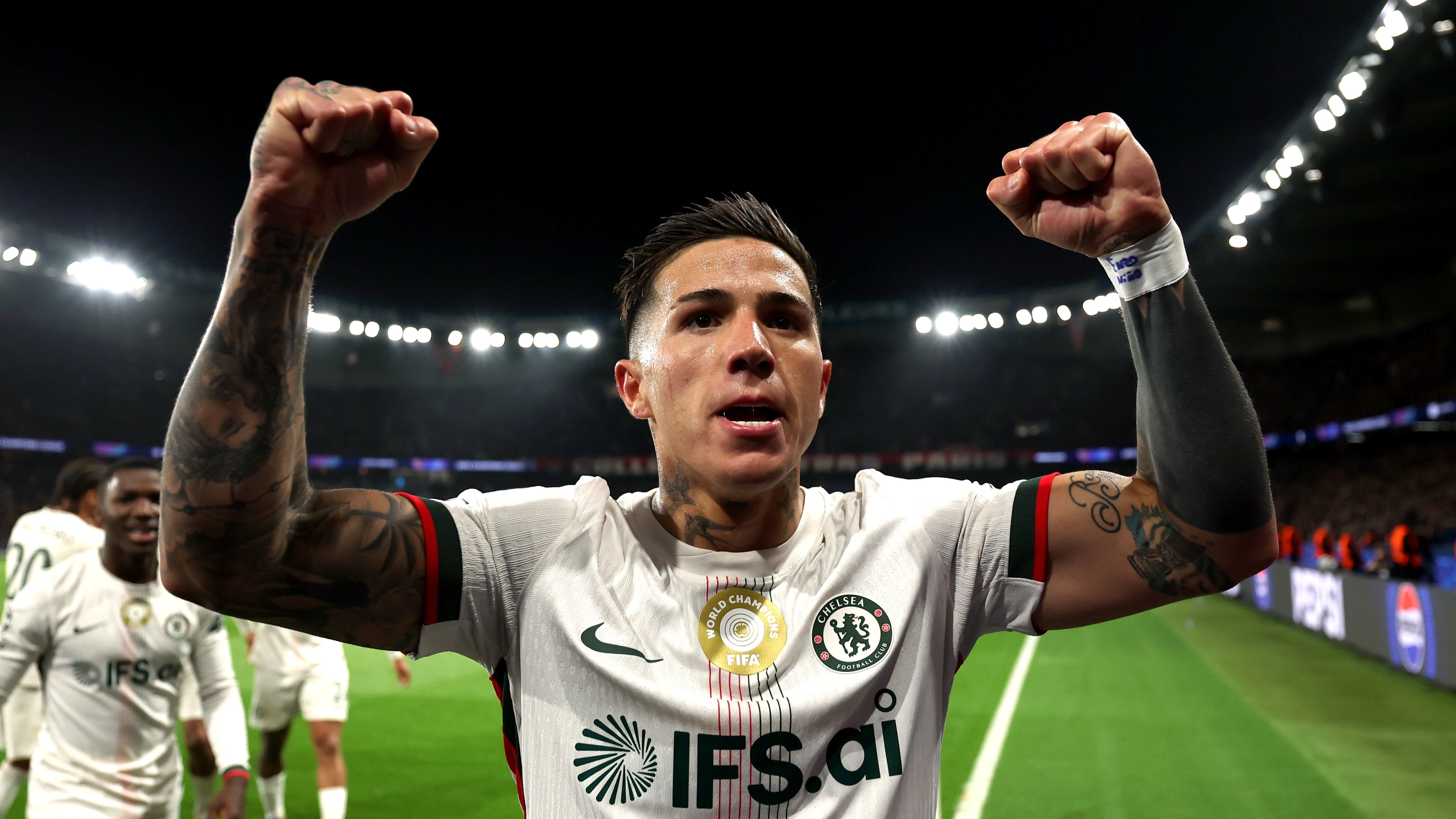 Enzo Fernandez gesture to PSG fans spotted by TV cameras in Chelsea defeat 
