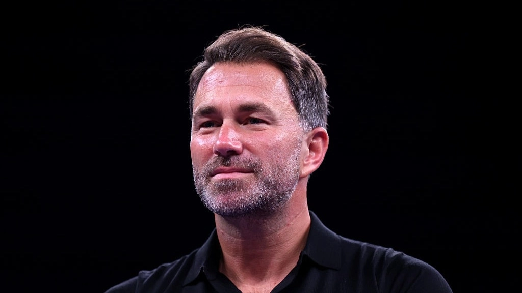 Eddie Hearn reveals Tyson Fury vs Anthony Joshua contract details as venue update given