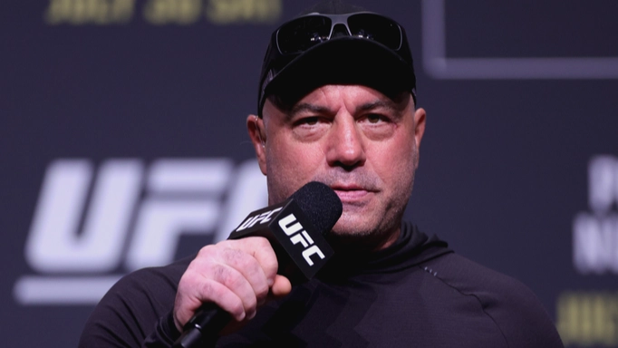 Fans think Joe Rogan should have been sacked in 2022 as old comments on UFC fighter resurface