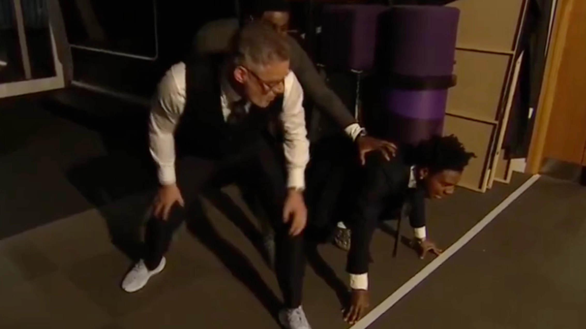 Speed takes on Jamie Carragher in 40m sprint and fans are amazed by the result