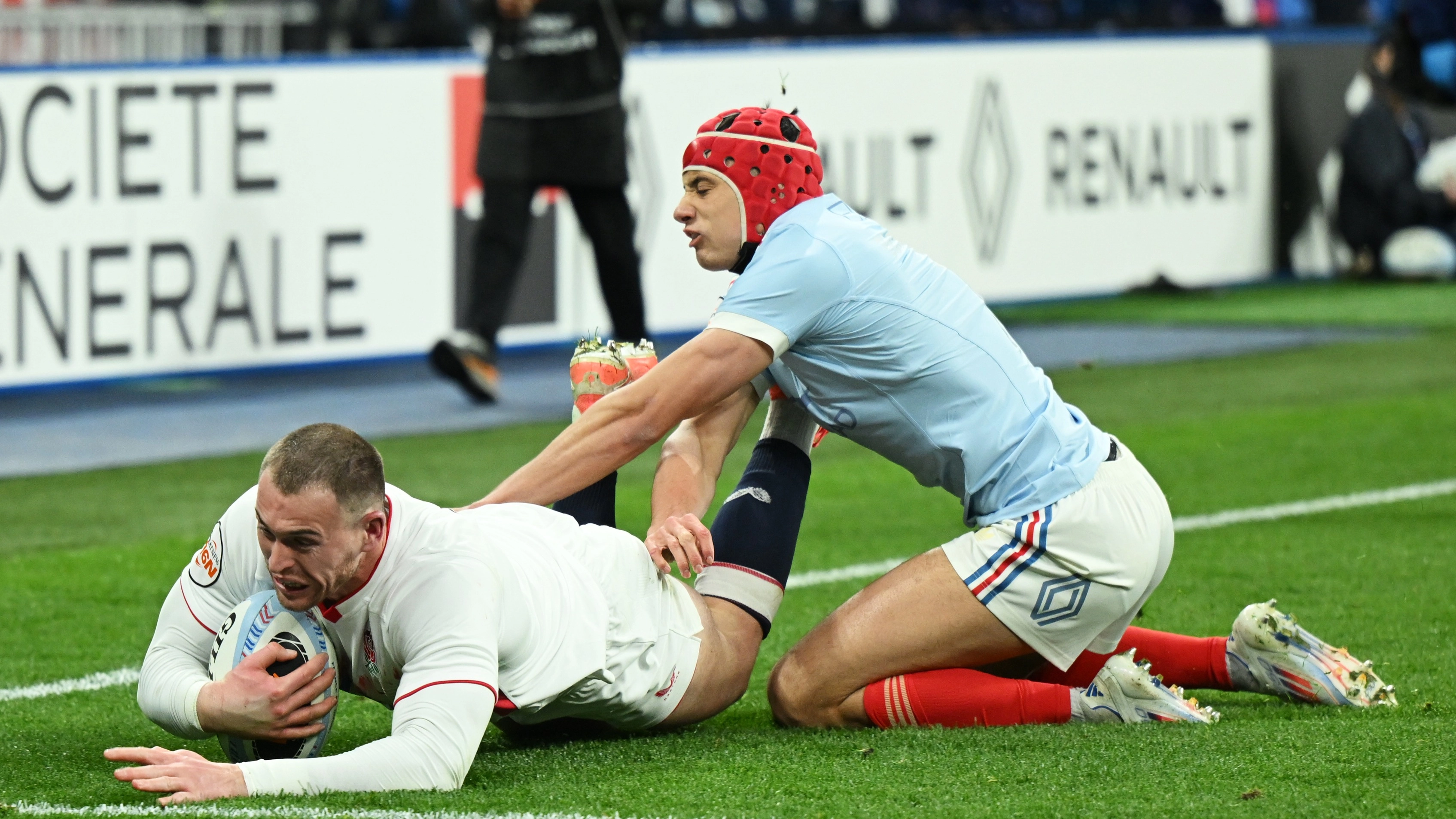 Fans all in agreement about 'farcical decision' in England's Six Nations clash with France