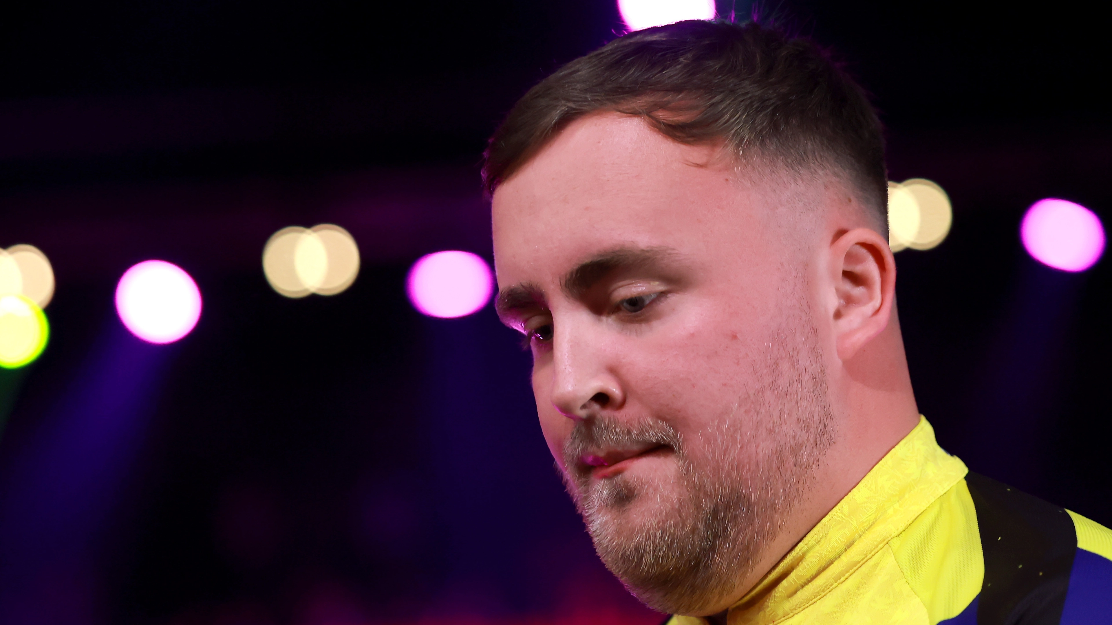 'It wouldn't be surprising' - Former darts star claims 'enormous talent' can beat Luke Littler in Netflix special