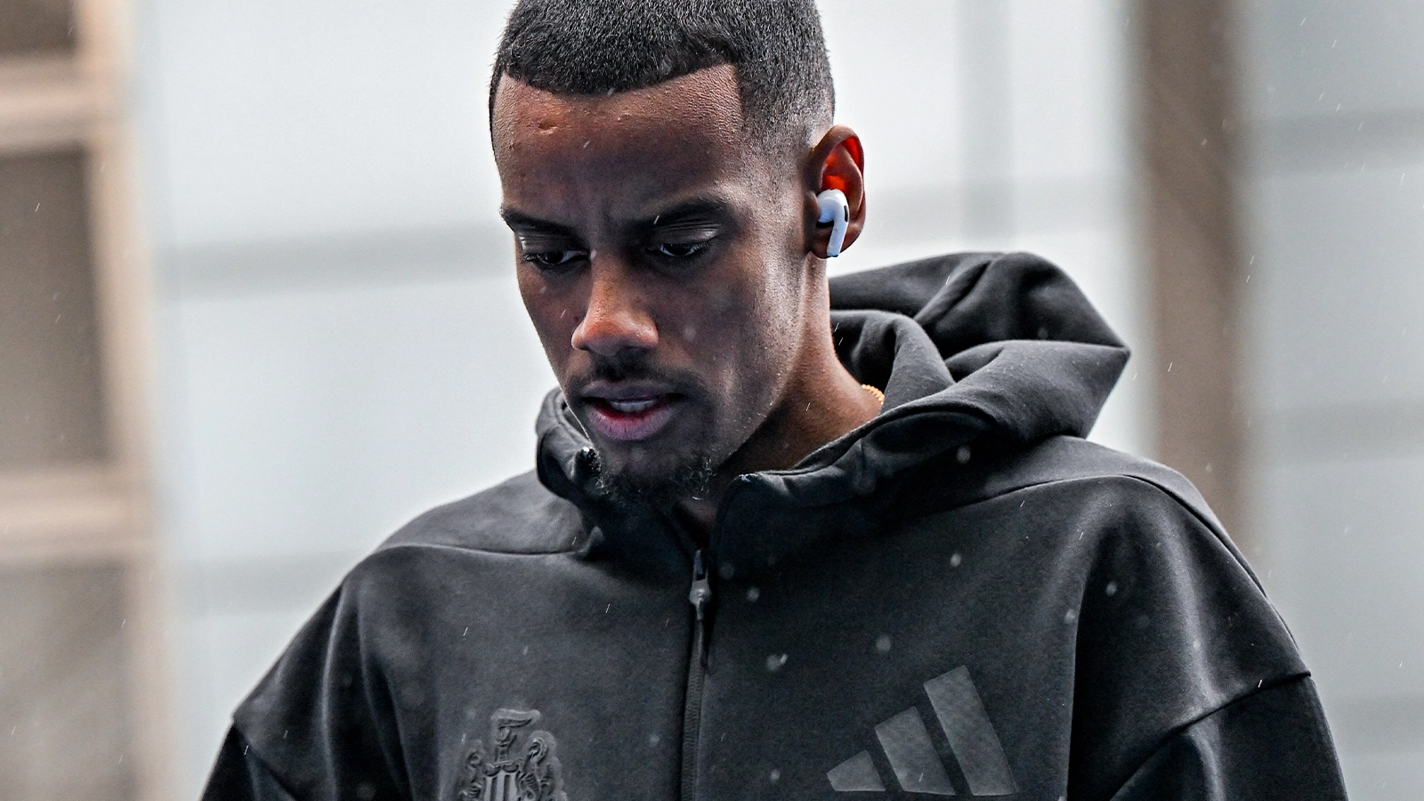 Alexander Isak's agent was banned by club and had conflict with Premier League legend