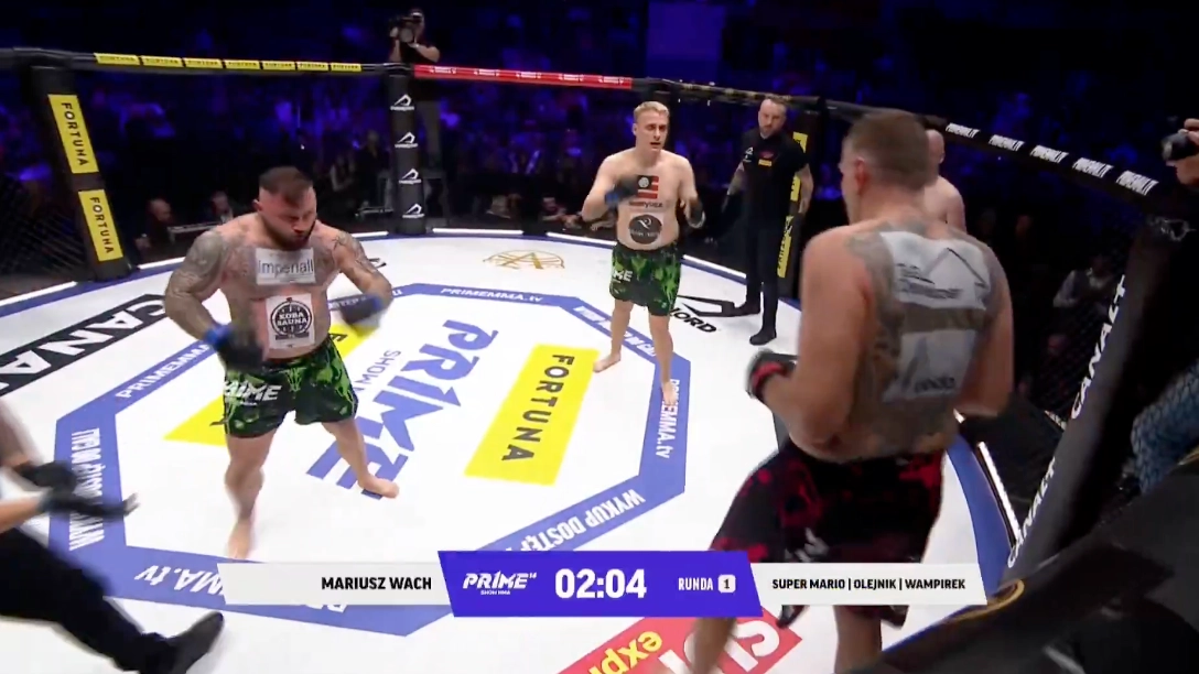 6'8 Former Heavyweight Boxer Fought Three Influencers at Once in MMA Cage