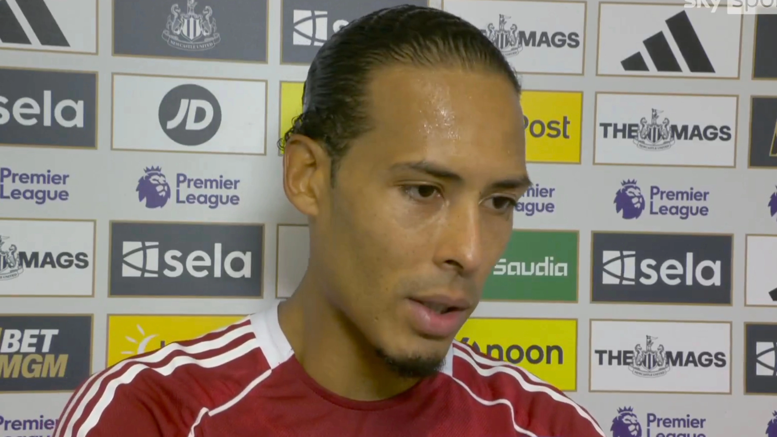 Virgil van Dijk reveals what he said to Anthony Gordon after his sending off