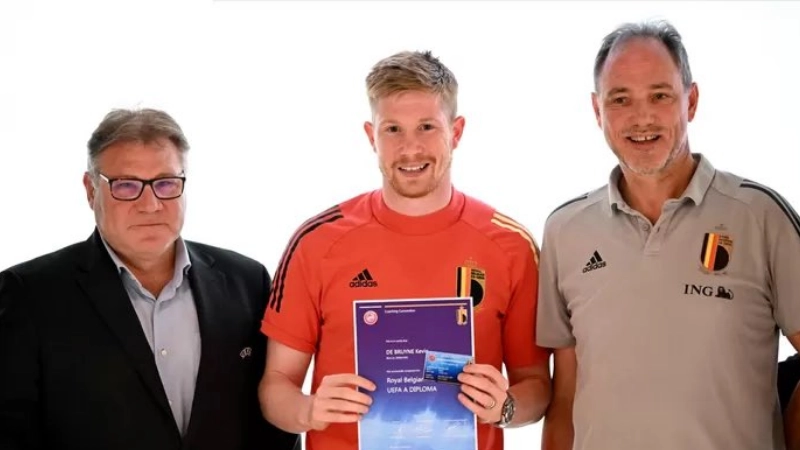 Kevin De Bruyne Awarded His UEFA A Coaching Licence, Is There Anything He Can't Do