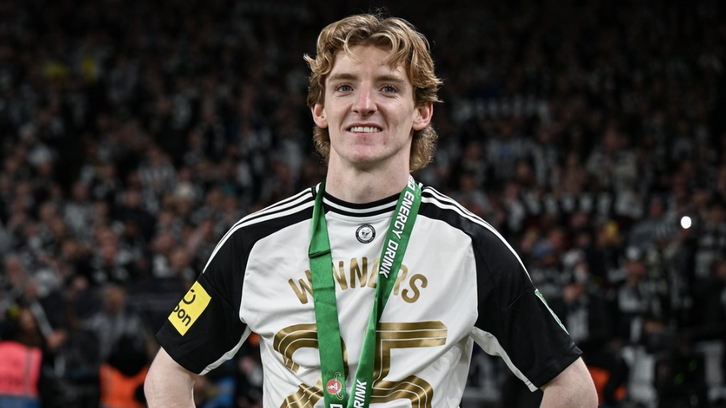 Fans say the same thing after spotting what Anthony Gordon did in Newcastle's Carabao Cup celebrations