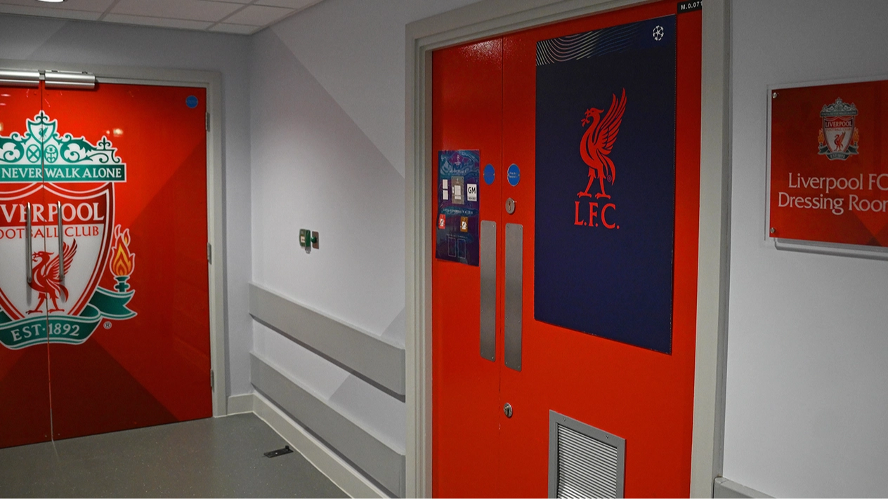 Two Man Utd Legends Have Shirts Displayed in Dressing Room at Anfield