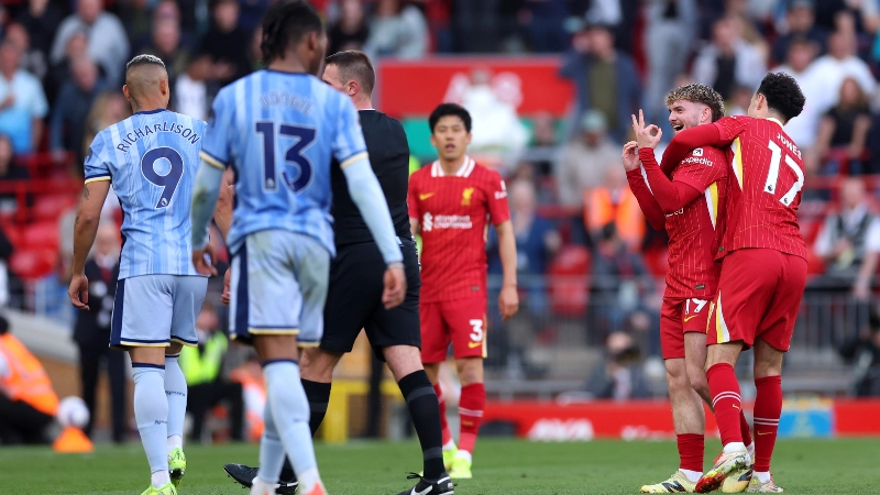 Richarlison brutally responds to Harvey Elliott's gesture during Liverpool Tottenham game