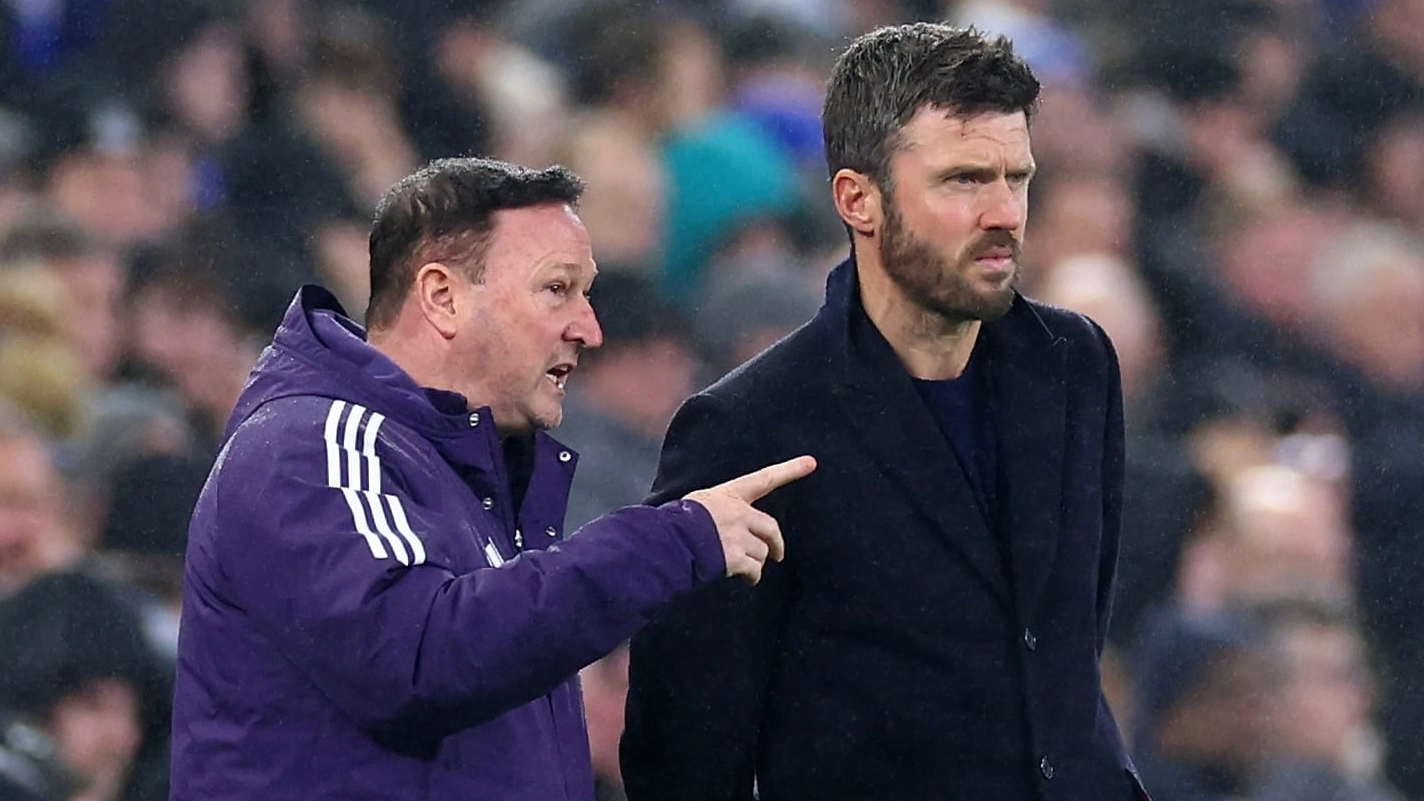 Man Utd enter race to sign in-demand midfielder as club knock £35m off asking price