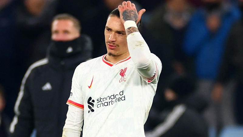 Darwin Nunez swiftly deletes post after being slammed by Arne Slot before sending message to Liverpool fans
