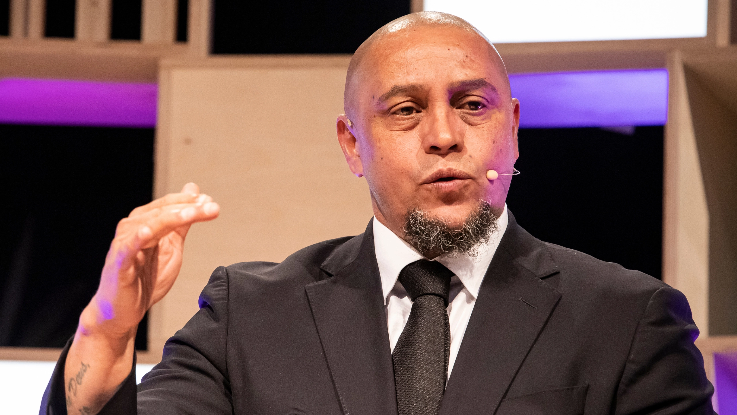 Roberto Carlos had no doubts when naming the two England players who could have played for Brazil 