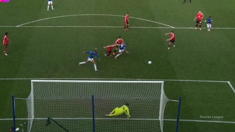 Premier League release statement to explain why VAR overturned Everton's penalty during match vs Man Utd