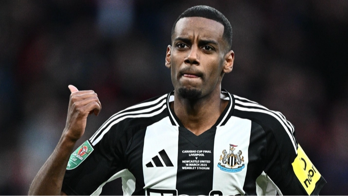 Newcastle to 'break wage structure' to keep Alexander Isak as staggering new contract proposed
