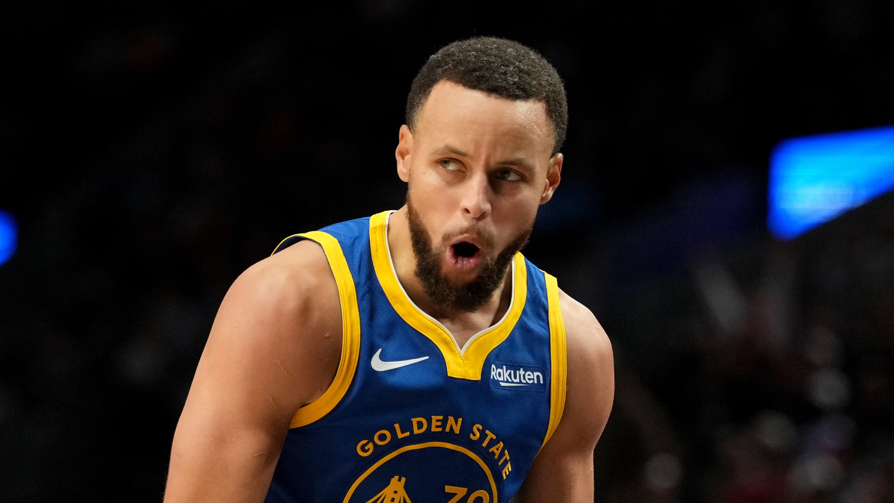 Steph Curry Breaks Incredible Long-Standing Michael Jordan NBA Record