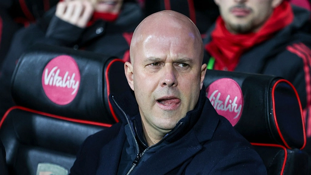 Arne Slot Forced to Recall Liverpool Loanee After Bournemouth Disaster