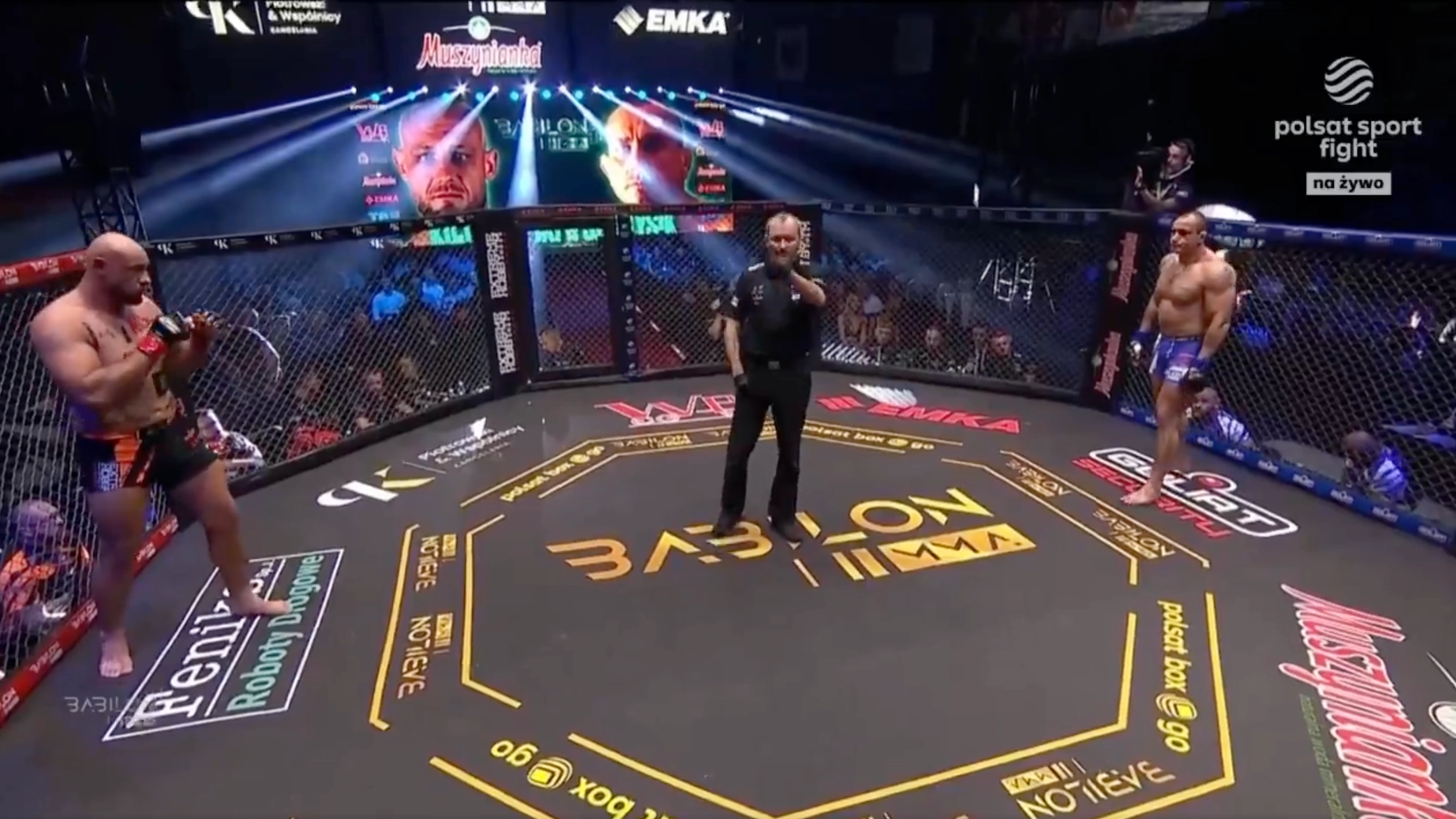 MMA Fighter Taps Out Immediately After Opening Bell in Bizarre One-Second Fight