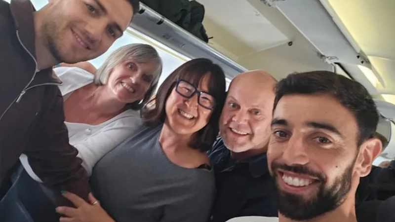 Bruno Fernandes 'helps save' ill passenger on flight to Portugal as Man Utd captain's heroics revealed