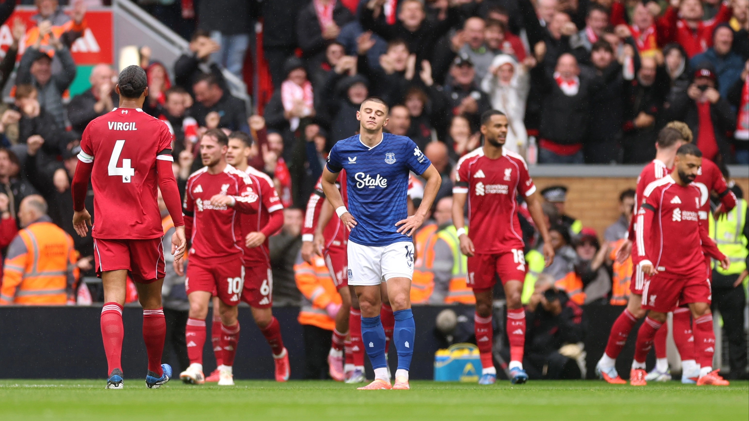 Liverpool ‘Join Race’ To Sign Everton Star in Season’s Most Unexpected Transfer
